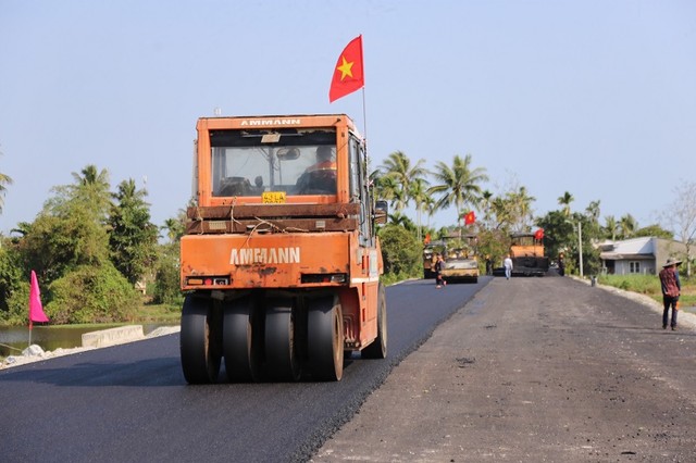 Các nhà thầu thi công đang huy động mọi nguồn lực để đưa dự án về đích đúng hạn.