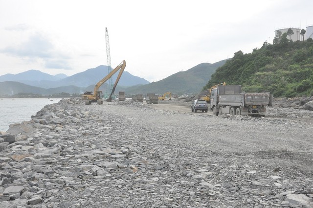 Dự án cảng Liên Chiểu đang được đầu tư xây dựng.