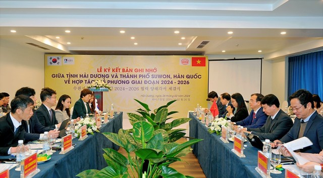 Quang cảnh lễ ký kết bản ghi nhớ giữa tỉnh Hải Dương và thành phố Suwon (Hàn Quốc) Quang cảnh lễ ký kết bản ghi nhớ giữa tỉnh Hải Dương và thành phố Suwon (Hàn Quốc)