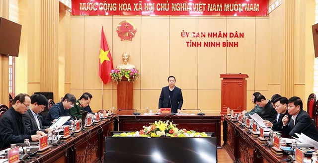 Chủ tịch UBND tỉnh Ninh Bình Phạm Quang Ngọc, Trưởng Ban Tổ chức Lễ kỷ niệm phát biểu tại hội nghị