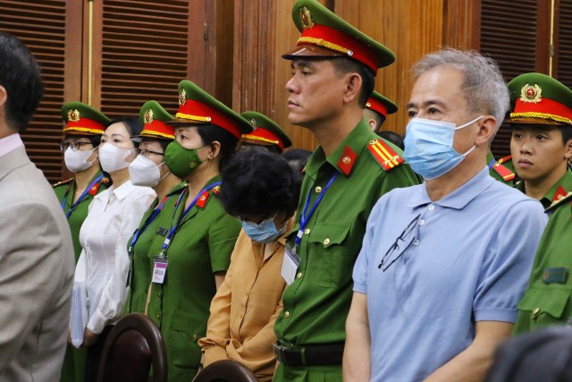 Các bị cáo tại phiên xét xử ngày 5/3.