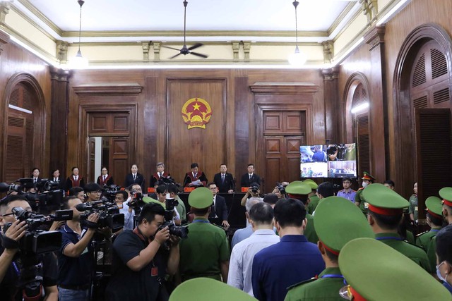 Phóng viên các báo, đài được làm tác nghiệp 15 phút đầu phiên tòa.