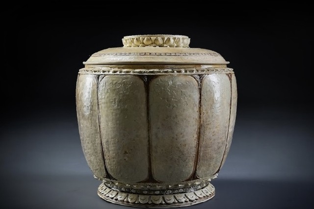 Bình gốm hoa nâu là hiện vật tiêu biểu cho sự phát triển đỉnh cao kỹ nghệ gốm thời Lý. Ảnh: Trần Đình Thăng