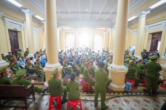 Các bị cáo tại tòa.