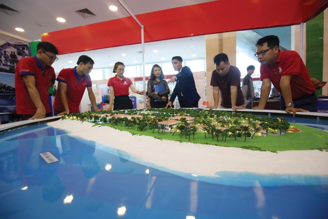 Các doanh nghiệp môi giới bất động sản luôn cần một đội ngũ kinh doanh chuyên nghiệp. Ảnh: Dũng Minh