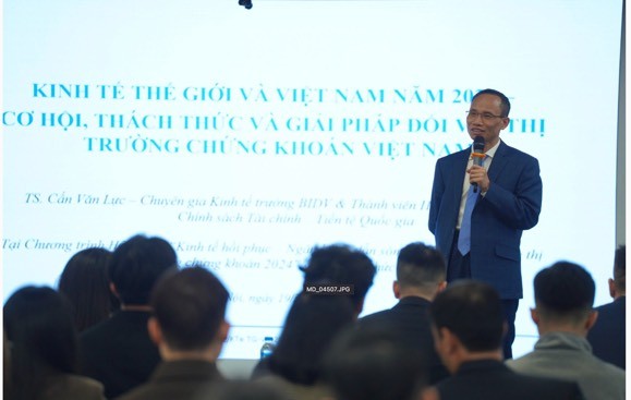 TS. Cấn Văn Lực - chuyên gia Kinh tế trưởng và Giám đốc viện đào tạo, nghiên cứu BIDV chia sẻ tại Hội thảo