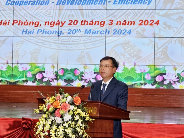 Ông Nguyễn Duy Ngọc, Cục trưởng Cục Hải quan TP. Hải Phòng thông tin tại hội nghị