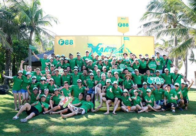 Cơ cấu nhân sự hiện tại của F88 được đánh giá là trẻ, năng động và tiềm năng. Trong số hơn 4.000 nhân viên, gen X chiếm 1%, gen Y là 63% và gen Z là 36%. Có 40% nhân sự làm việc tập trung tại Hà Nội, Thành phố Hồ Chí Minh và 60% làm việc tại các tỉnh thành khác. Trong đó, 53% nhân sự F88 là nữ giới.