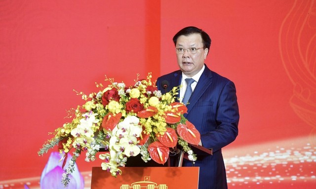 Bí thư Thành ủy Hà Nội Đinh Tiến Dũng nhấn mạnh, công tác cán bộ luôn được xác định là then chốt của then chốt