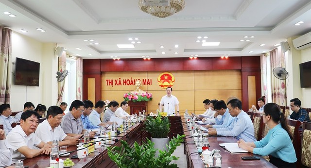 Chủ tịch UBND tỉnh làm việc với các sở, ban ngành địa phương, chủ đầu tư dự án tại TX Hoàng Mai về tiến độ thi công. Chủ tịch UBND tỉnh làm việc với các sở, ban ngành địa phương, chủ đầu tư dự án tại TX Hoàng Mai về tiến độ thi công.