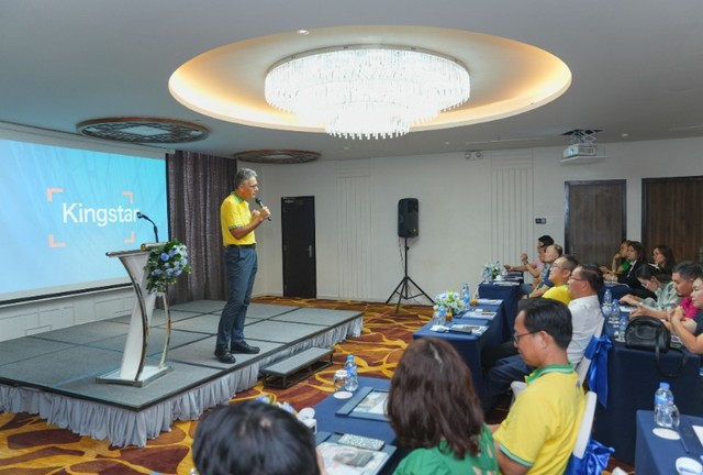 Đại diện Kingstar mang đến những chương trình tour trọn gói dành cho các công ty lữ hành Việt.