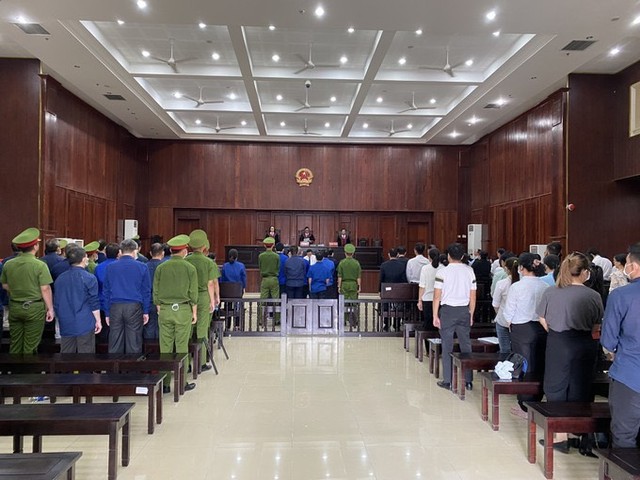 Phiên tòa phúc thẩm. Phiên tòa phúc thẩm.