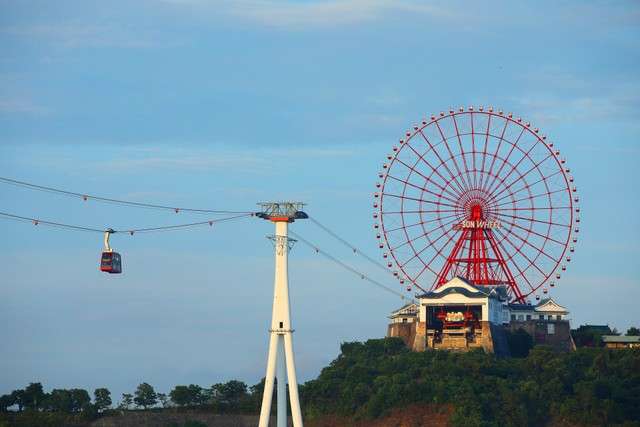 Bắt cáp treo chiêm ngưỡng khung cảnh vịnh là “điểm chạm chữa lành” tại Sun World Ha Long