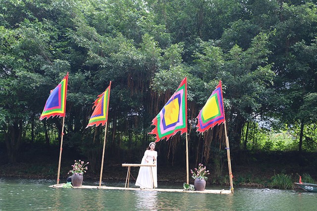 Chương trình biểu diễn có sự tham gia của nhiều đoàn nghệ thuật đặc sắc từ khắp nơi trong và ngoài tỉnh.