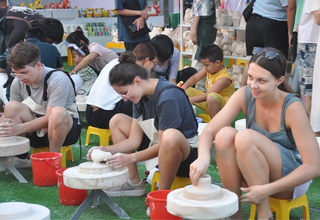 Khách quốc tế đến Đà Nẵng đạt khoảng 72.000 lượt, tăng hơn 2 lần so với cùng kỳ 2023.