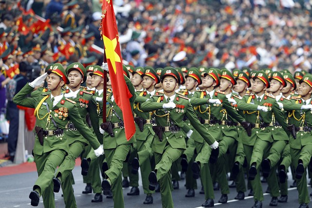 Khối nam sĩ quan Cảnh sát nhân dân.