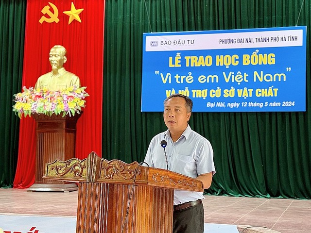 Ông Lê Trọng Minh, Ủy viên Ban Thường vụ Đảng ủy cơ quan Bộ Kế hoạch và Đầu tư, Tổng Biên tập Báo Đầu tư phát biểu tại buổi lễ.