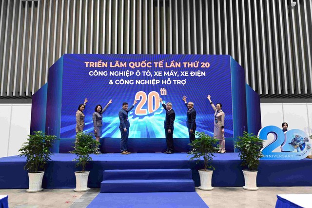 Khai mạc Triển lãm Quốc tế lần thứ 20 về Công nghiệp ô tô, xe máy, xe điện và công nghiệp hỗ trợ.