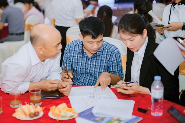 Khách hàng quyết định “xuống tiền” sở hữu sản phẩm dự án Lam Sơn Nexus City do đều sẵn sổ đỏ, ở vị trí đắc địa tại trung tâm TP. Bắc Giang Khách hàng quyết định “xuống tiền” sở hữu sản phẩm dự án Lam Sơn Nexus City do đều sẵn sổ đỏ, ở vị trí đắc địa tại trung tâm TP. Bắc Giang