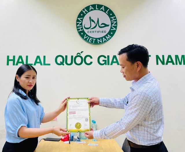 Doanh nghiệp Việt nhận chứng nhận Halal quốc tế cho sản phẩm đạt chuẩn.