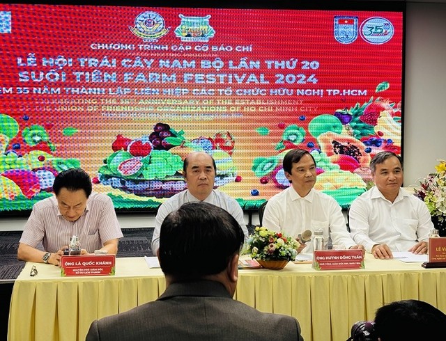 Bên cạnh Lễ hội trái cây Nam bộ Ban tổ chức còn công bố Lễ kỷ niệm 35 năm thành lập Liên hiệp các tổ chức hữu nghị TP.HCM. Ảnh: Gia Hân
