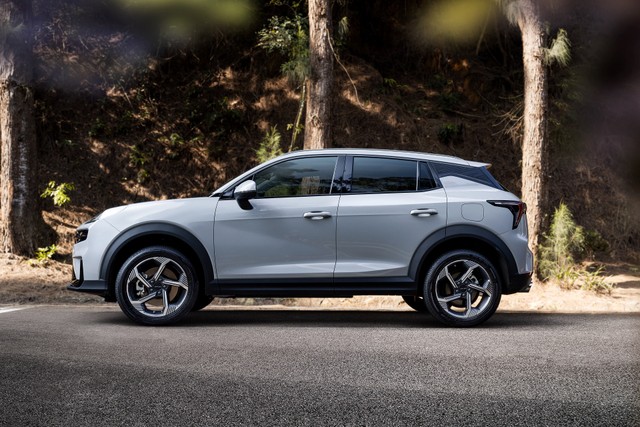 Hình ảnh xe Lynk &amp; Co 06