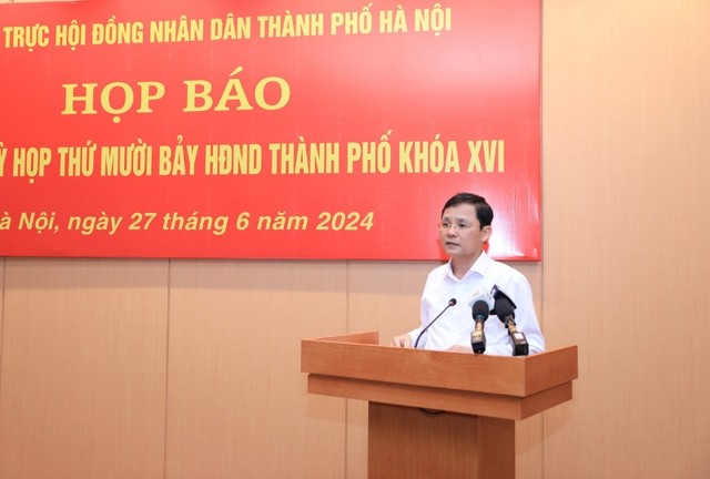 Phó chủ tịch HĐND TP. Hà Nội Phạm Quí Tiên phát biểu tại họp báo. Phó chủ tịch HĐND TP. Hà Nội Phạm Quí Tiên phát biểu tại họp báo.