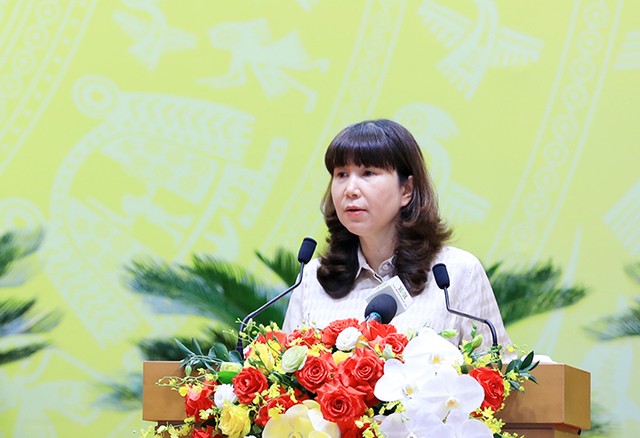 Giám đốc Sở Du lịch Hà Nội Đặng Hương Giang trình bày Tờ trình Ban hành danh mục dịch vụ sự nghiệp công sử dụng ngân sách nhà nước trong lĩnh vực du lịch của TP. Hà Nội. Giám đốc Sở Du lịch Hà Nội Đặng Hương Giang trình bày Tờ trình Ban hành danh mục dịch vụ sự nghiệp công sử dụng ngân sách nhà nước trong lĩnh vực du lịch của TP. Hà Nội.