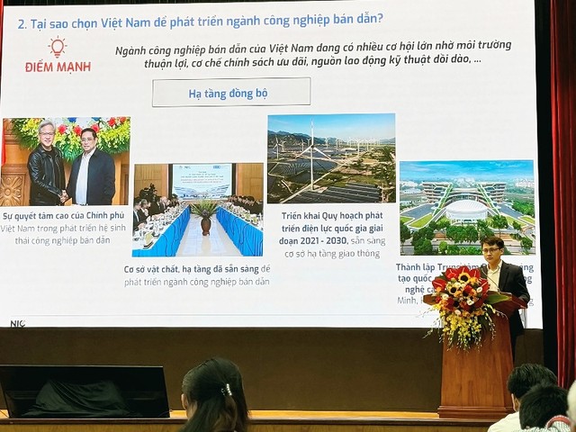 Ông Võ Xuân Hoài, Phó giám đốc Trung tâm Đổi mới sáng tạo Quốc gia Việt Nam (NIC), Bộ Kế hoạch và Đầu tư chia sẻ tại Hội nghị Kết nối đầu tư, phát triển công nghiệp bán dẫn thành phố Hà Nội 2024. Ảnh: Nguyễn Linh