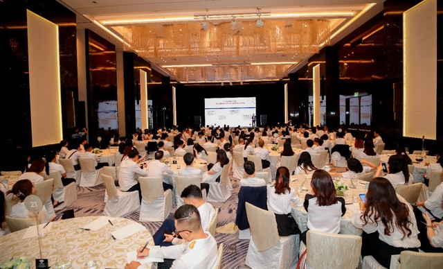 SHS đầu tư phát triển con người với các chương trình đào tạo đa lĩnh vực bởi chuyên gia hàng đầu SHS đầu tư phát triển con người với các chương trình đào tạo đa lĩnh vực bởi chuyên gia hàng đầu