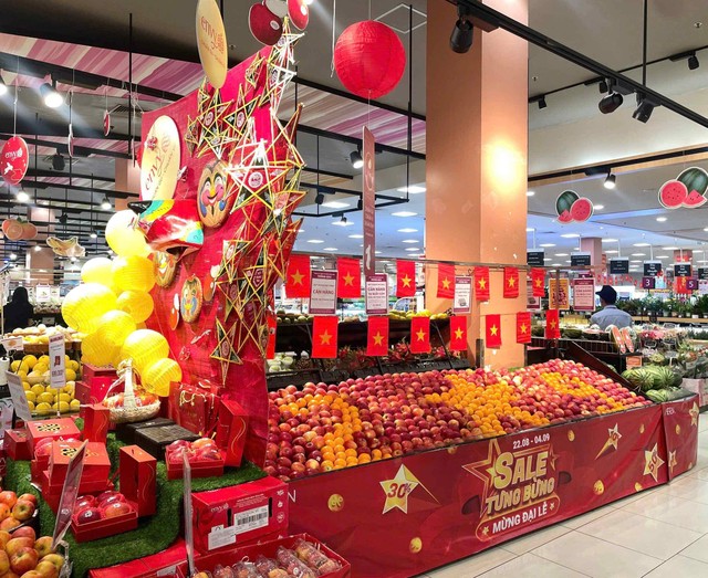 Hàng loạt chương trình ưu đãi nhằm kích cầu mua sắm.