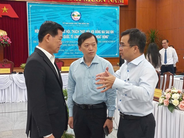 Bí thư Tỉnh uỷ Đồng Nai Nguyễn Hồng Lĩnh trao đổi với các chuyên gia và doanh nghiệp tại hội thảo. Ảnh: Anh Quân Bí thư Tỉnh uỷ Đồng Nai Nguyễn Hồng Lĩnh trao đổi với các chuyên gia và doanh nghiệp tại hội thảo. Ảnh: Anh Quân