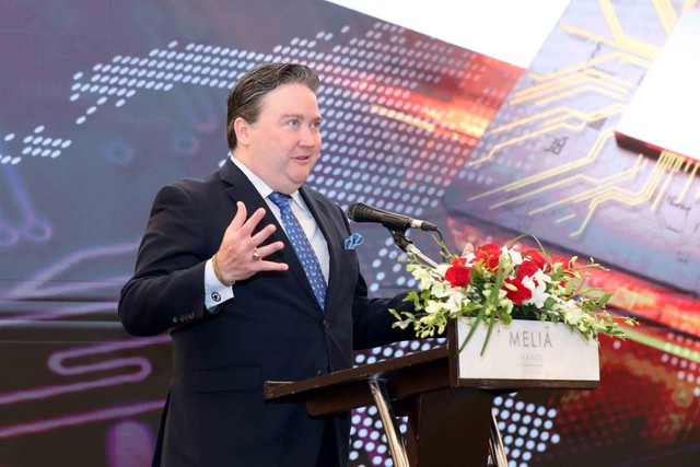 Đại sứ Hoa Kỳ tại Việt Nam Marc Knapper phát biểu tại sự kiện. Ảnh: Đức Trung