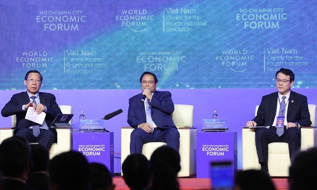 Thủ tướng Phạm Minh Chính cho biết Việt Nam cam kết bảo vệ quyền và lợi ích hợp pháp, chính đáng của các nhà đầu tư, không hình sự hóa các quan hệ kinh tế - dân sự. Ảnh: Lê Toàn.