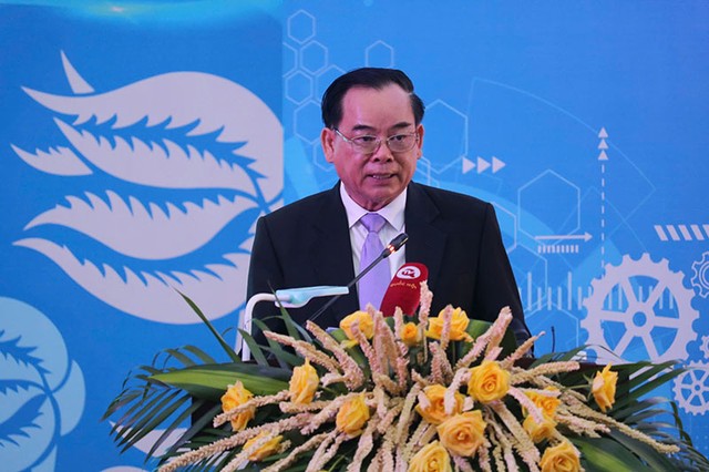 Chủ tịch UBND tỉnh Bến Tre Trần Ngọc Tam phát biểu khai mạc Hội nghị. Chủ tịch UBND tỉnh Bến Tre Trần Ngọc Tam phát biểu khai mạc Hội nghị.