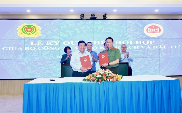 Công tác phối hợp chặt chẽ, hiệu quả giữa hai cơ quan đã góp phần quan trọng trong việc gắn kết giữa nhiệm vụ thúc đẩy phát triển kinh tế nhanh, bền vững với nhiệm vụ bảo đảm an ninh, quốc phòng của Đảng và Nhà nước. Ảnh: Chí Cường