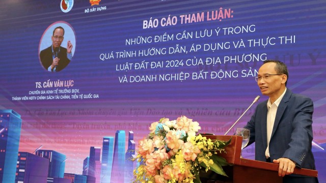 TS. Cấn Văn Lực phát biểu tại sự kiện.