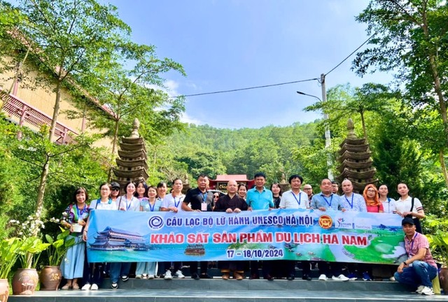 Đoàn đại biểu khảo sát chùa Cây Thị. Đoàn đại biểu khảo sát chùa Cây Thị.