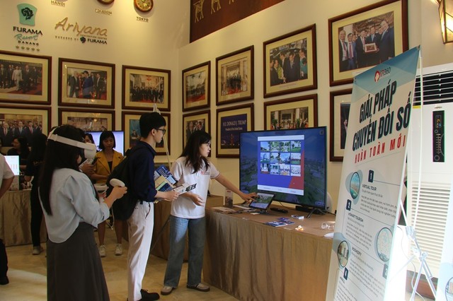 Các sản phẩm công nghệ được trưng bày tại Hội thảo quốc gia về Chính phủ số 2024 tại Đà Nẵng.