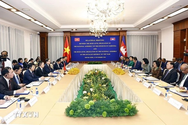 Chủ tịch Quốc hội Trần Thanh Mẫn hội đàm với Chủ tịch Quốc hội Campuchia Samdech Khuon Sudary. Ảnh: TTXVN Chủ tịch Quốc hội Trần Thanh Mẫn hội đàm với Chủ tịch Quốc hội Campuchia Samdech Khuon Sudary. Ảnh: TTXVN