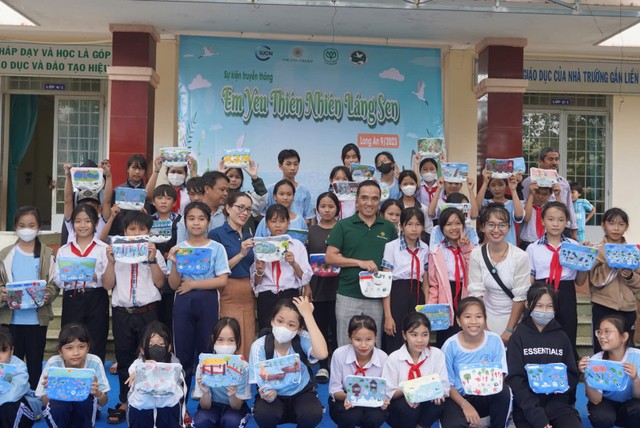 Cuộc thi vẽ tranh trên chất liệu canvas với chủ đề “Em yêu thiên nhiên Đất ngập nước Láng Sen”