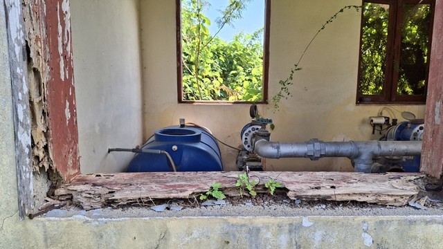 Nhiều thiết bị, công trình xuống cấp nghiêm trọng.