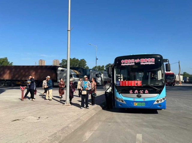 Từ ngày 29/11/2024, tuyến vận tải hành khách quốc tế khu vực biên giới Phòng Thành Cảng (Trung Quốc) - Tiên Yên (Việt Nam) chính thức được khôi phục. Ảnh: Quảng Ninh Portal