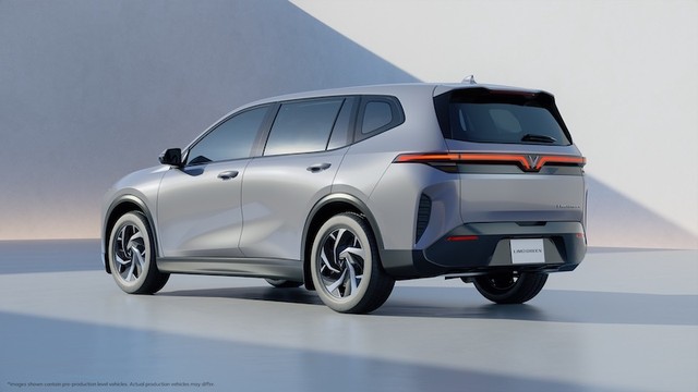 Limo Green 7 chỗ có 3 hàng ghế.