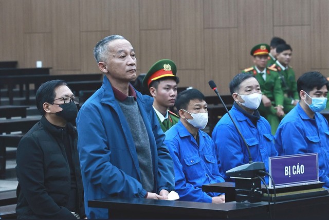 Một số bị cáo trong phiên tòa sơ thẩm.