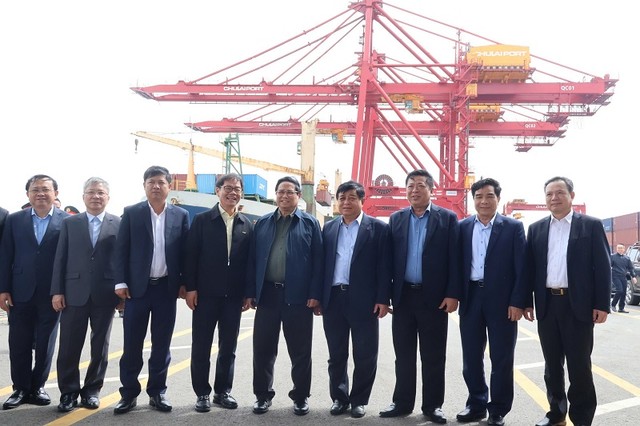 Thủ tướng Chính phủ Phạm Minh Chính thăm, khảo sát cảng biển Chu Lai.