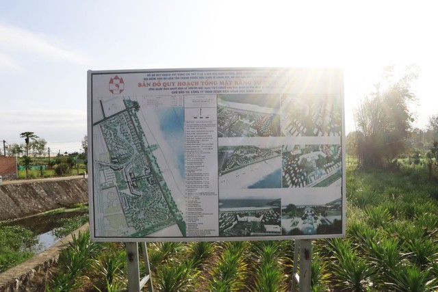 Cuối tháng 12/2024, Công ty TNHH Bệnh viện Hồng Đức Bình Định có văn bản về việc tháo gỡ khó khăn, đẩy nhanh công tác bồi thường, giải phóng mặt bằng Dự án Khu nghỉ dưỡng, điều dưỡng và phục hồi chức năng, Ảnh: Thùy Trang. Cuối tháng 12/2024, Công ty TNHH Bệnh viện Hồng Đức Bình Định có văn bản về việc tháo gỡ khó khăn, đẩy nhanh công tác bồi thường, giải phóng mặt bằng Dự án Khu nghỉ dưỡng, điều dưỡng và phục hồi chức năng, Ảnh: Thùy Trang.