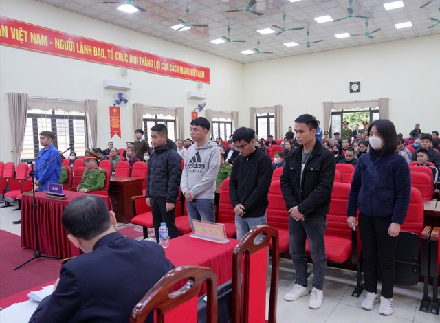 Các bị cáo vụ "thổi giá đất" Sóc Sơn tại phiên tòa xét xử lưu động của Tòa án Nhân dân TP. Hà Nội.