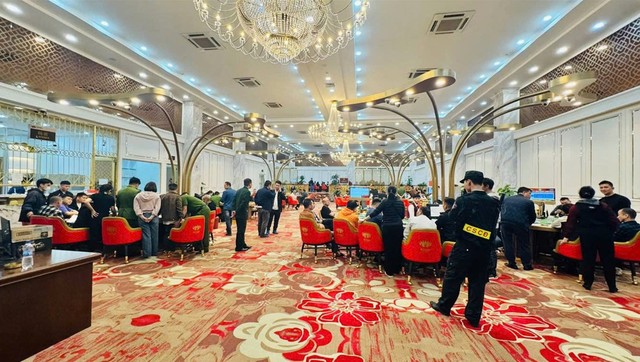 Khách sạn Royal Lào Cai được sử dụng là nơi để tổ chức đánh bạc. Ảnh: CA Lào Cai