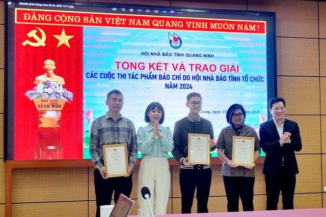 Đại diện một số tác phẩm đạt giải.